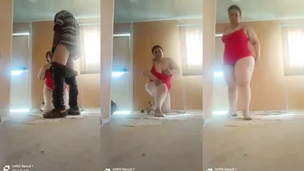 خليجية مربربة بتعرض جسمها لجارها وتتناك على الواقف