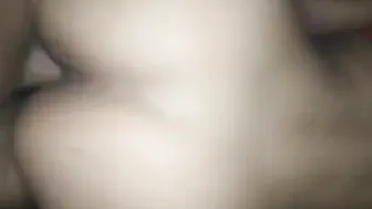 فرسه رافعه طيزها على الاخر وحبيبها ينيكها ويضربها