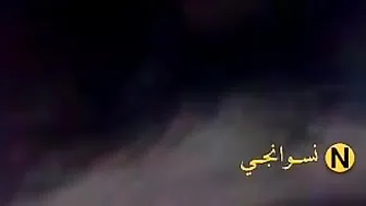 ممحونه الواد واخدها على زبه وبيصورها ويمسك بزازها