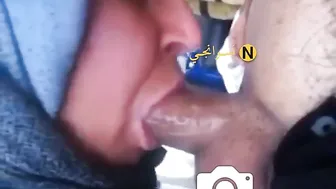 شرموطة محجبة واخده زب جارها في بوقها وتمصه