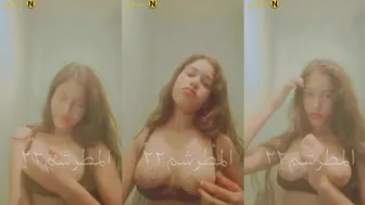 مزة مصرية بتاخد تمن النودز وتصور بزازها وتقطعهم