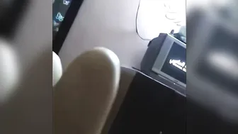 لبوة عربية بتصور بزازها لحبيبها على السرير