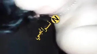 خليجية بجسم ملبن وبزاز كبيرة بتتناك مع ابن عمها