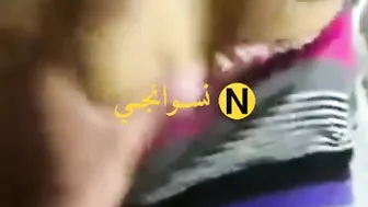فرسه بلدي بزازها ملبن بتقول لعشيقها افشخلي كسي