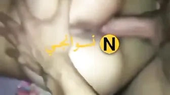 مزة مصرية بجسم جامد بتتنطط على زب حبيبها