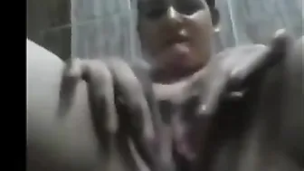 مصريه مولعه على الاخر فاشخه كسها فرك وبعبصه لحبيبها