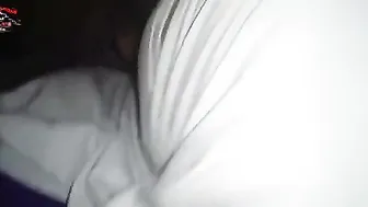 قحبه بلدي عشيقها دخل عليها الاوضه ونازل في طيزها نيك