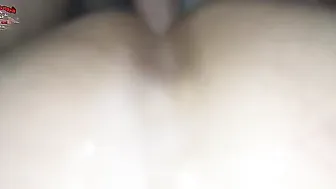 قحبه بلدي عشيقها دخل عليها الاوضه ونازل في طيزها نيك