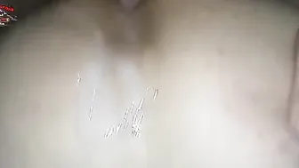 قحبه بلدي عشيقها دخل عليها الاوضه ونازل في طيزها نيك