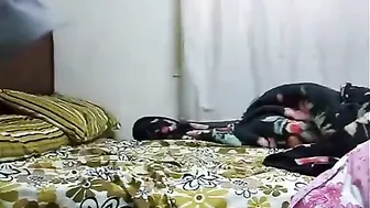 بتمص زبه وتقوله وحشني زبك في كسي ياحبيبي