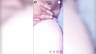 بزاز مربربة وفرك كس بكل هيجان في لايف من مصرية