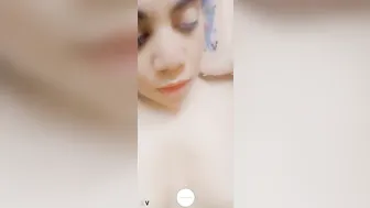 احلى جسم ناعم وفرك كس وتقفيش بزاز في فيديو