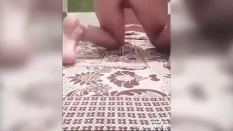 فرسه بتهيج وتنزل في كسها فرك وتمسك بزازها في النودز