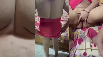 مزه مربربه نايمه على السرير وفاتحه كسها بتلعب فيه وتدلع