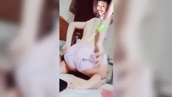 بنوته كيوت قلعت هدومها على سريرها ونازله تصوير بهيجان