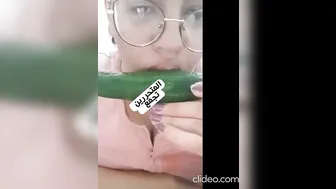 بنت بزازها قشطه نازله فيهم مص وتقفيش وبزازها تتاكل