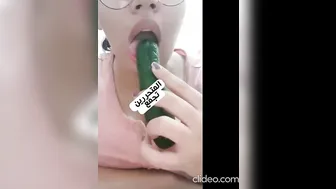 بنت بزازها قشطه نازله فيهم مص وتقفيش وبزازها تتاكل