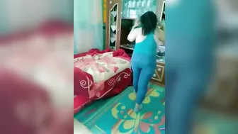 فرسه بتتلوبن في النودز لعشيقها وتقلع ملط وتهيجه