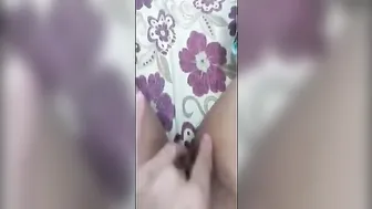 مصرية لبوة على الاخر بتصور وهي بتبعبص كسها وتجيبهم