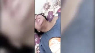 مصرية لبوة على الاخر بتصور وهي بتبعبص كسها وتجيبهم