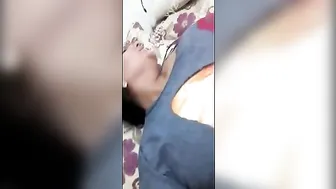 مصرية لبوة على الاخر بتصور وهي بتبعبص كسها وتجيبهم