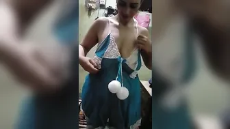 مصرية بجسم صاروخ جوزها الديوث بيصورها بدون هدوم