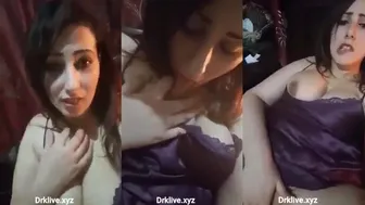 مصرية جامدة بتفرك كسلها وتعرض بزازها وتقفشهم