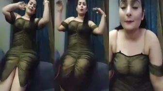 احلى رقص من مصرية جسمها جامد بتدلع لحبيبها